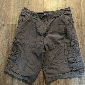 MONUMENT SHORTS SIZE(30)